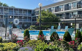 Grand Beach Inn